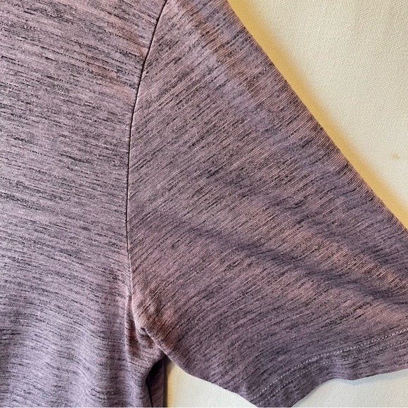 Travis Mathew polo shirt Medium Purple Short sleeve Mens Cotton blend Golf - Picture 3 of 7